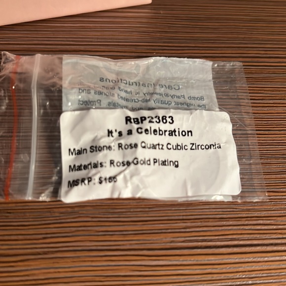 Amazing 2 ring set with rose quartz cubic zirconia stone on rose gold plating. - Picture 6 of 6